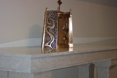 An altar made of botticino marble. An altar made of botticino marble.