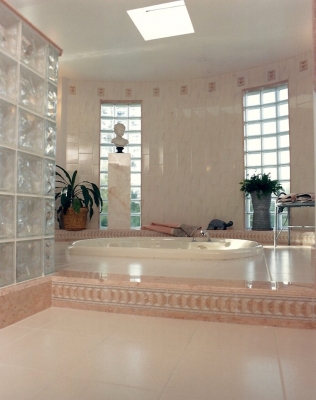 Marble floor with sunken tub Marble floor with sunken tub
